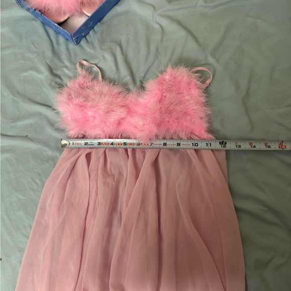 Pink Feathered Lingerie Set - Picture 14 of 16